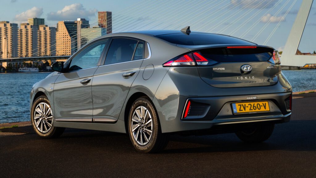 Hyundai Ioniq EV PHEV HEV occasion tweedehands auto